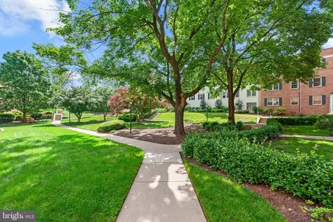 Exterior - 2210 Washington Ave #101, Silver Spring, MD 20910 photo 2 of 3