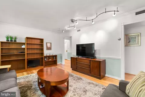 Living - 2210 Washington Ave #101, Silver Spring, MD 20910 photo 2 of 2