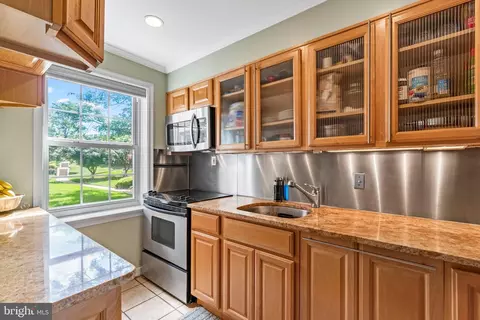 Kitchen - 2210 Washington Ave #101, Silver Spring, MD 20910 photo 3 of 4