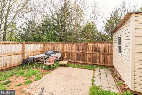 Exterior - 17438 Hoskinson Rd, Poolesville, MD 20837 photo 8 of 8