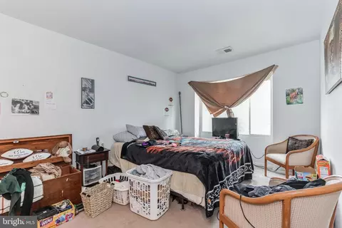 Bedroom - 17438 Hoskinson Rd, Poolesville, MD 20837 photo 1 of 2
