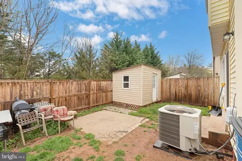 Exterior - 17438 Hoskinson Rd, Poolesville, MD 20837 photo 5 of 8