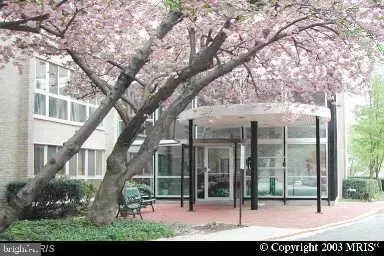 4970 Battery Ln #202, Bethesda, MD 20814