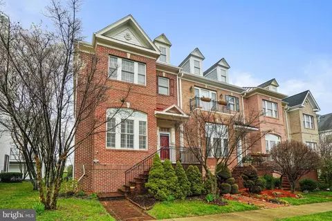 1211 Maple Grove Ln, Rockville, MD 20850
