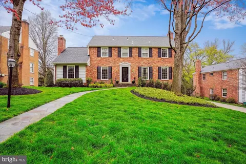 7007 Old Cabin Ln, Rockville, MD 20852
