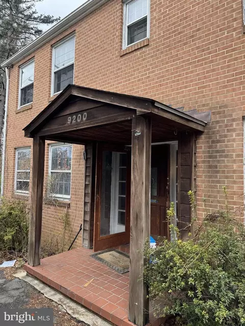 9200 Cedar Ln, Bethesda, MD 20814