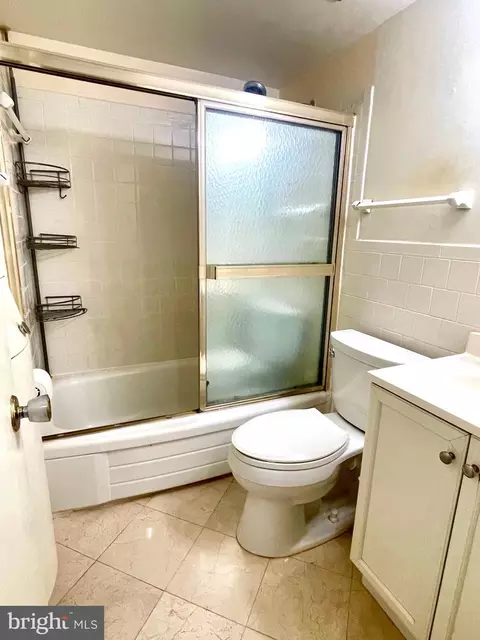 Bath - 3314 Claridge Ct, Silver Spring, MD 20902 photo 3 of 4