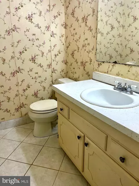 Bath - 3314 Claridge Ct, Silver Spring, MD 20902 photo 1 of 4