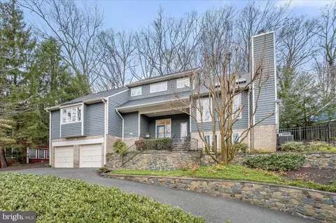 10 Bolling Ln, Bethesda, MD 20817