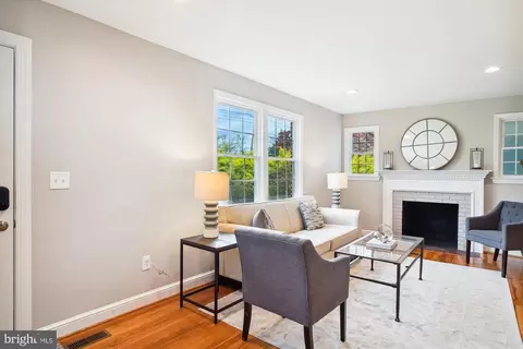 Living - 2714 Plyers Mill Rd, Silver Spring, MD 20902 photo 2 of 4