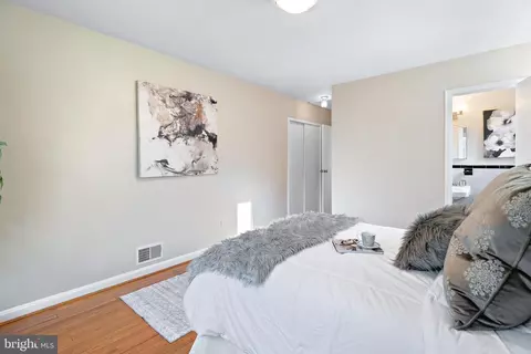 Bedroom - 1603 Sanford Rd, Silver Spring, MD 20902 photo 4 of 7