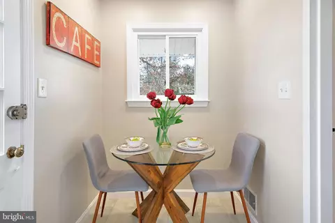 Dining - 1603 Sanford Rd, Silver Spring, MD 20902 photo 4 of 5