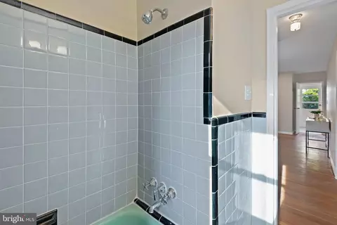 Bath - 1603 Sanford Rd, Silver Spring, MD 20902 photo 6 of 7