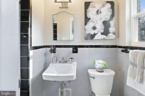 Bath - 1603 Sanford Rd, Silver Spring, MD 20902 photo 1 of 7