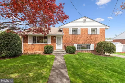 4813 Ertter Dr, Rockville, MD 20852