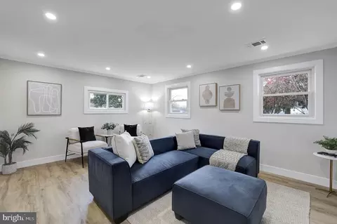 Living - 3938 Isbell St, Silver Spring, MD 20906 photo 6 of 8