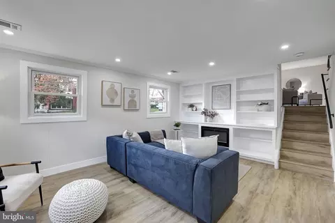 Dining - 3938 Isbell St, Silver Spring, MD 20906 photo 4 of 4