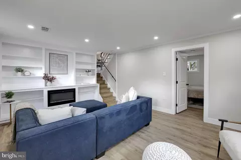 Living - 3938 Isbell St, Silver Spring, MD 20906 photo 7 of 8