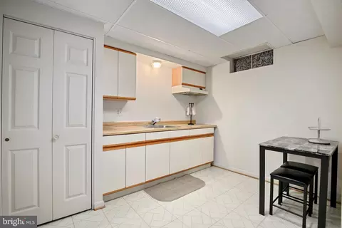 Kitchen - 14820 Rose Trellis Pl, Silver Spring, MD 20906 photo 3 of 4