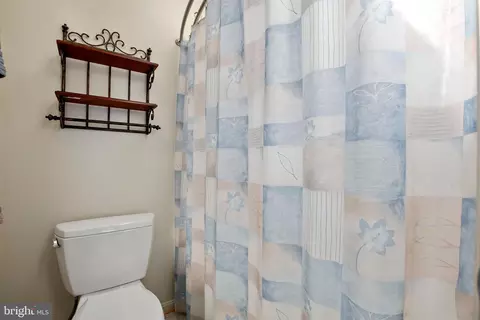 Bath - 14820 Rose Trellis Pl, Silver Spring, MD 20906 photo 5 of 7