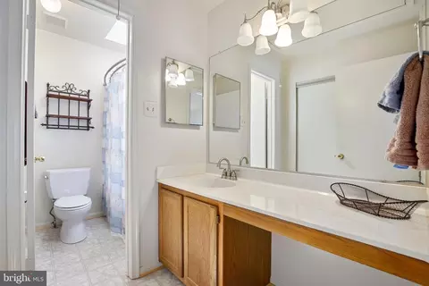 Bath - 14820 Rose Trellis Pl, Silver Spring, MD 20906 photo 4 of 7