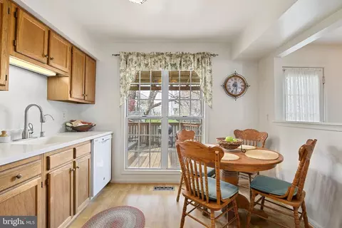 Dining - 14820 Rose Trellis Pl, Silver Spring, MD 20906 photo 7 of 9