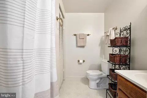 Bath - 14820 Rose Trellis Pl, Silver Spring, MD 20906 photo 6 of 7