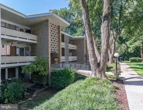 7517 Spring Lake Dr #B-2, Bethesda, MD 20817