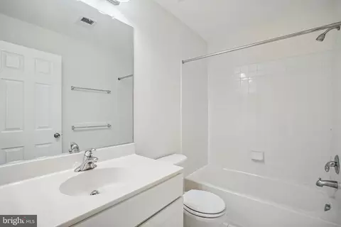 Bath - 2511 Kensington Blvd, Silver Spring, MD 20902 photo 4 of 5