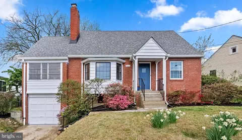 806 Heron Dr, Silver Spring, MD 20901