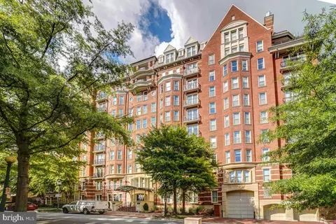 4821 Montgomery Ln #1002, Bethesda, MD 20814