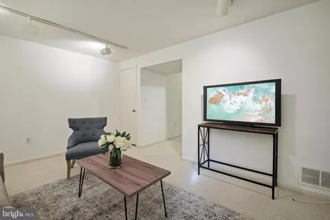 Living - 2046 Derby Ridge Ln #3-9, Silver Spring, MD 20910 photo 6 of 6
