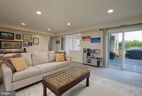 Living - 12705 Deep Spring Dr, Potomac, MD 20854 photo 6 of 10