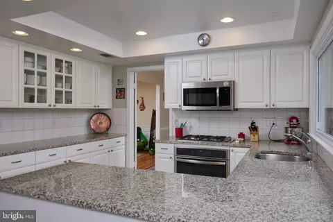 Kitchen - 12705 Deep Spring Dr, Potomac, MD 20854 photo 6 of 7