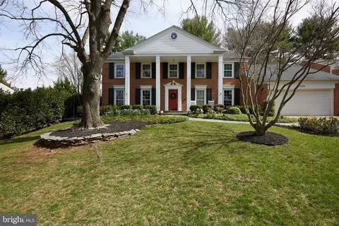 Exterior - 12705 Deep Spring Dr, Potomac, MD 20854 photo 16 of 18