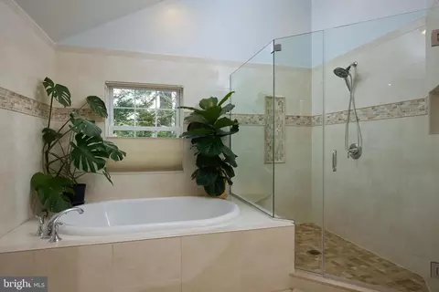 Bath - 12705 Deep Spring Dr, Potomac, MD 20854 photo 2 of 4