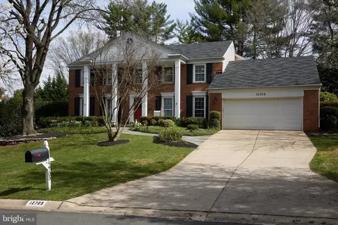 Exterior - 12705 Deep Spring Dr, Potomac, MD 20854 photo 15 of 18