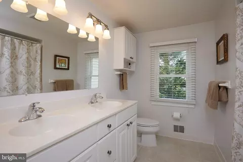 Bath - 12705 Deep Spring Dr, Potomac, MD 20854 photo 3 of 4