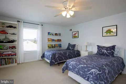 Bedroom - 12705 Deep Spring Dr, Potomac, MD 20854 photo 5 of 12