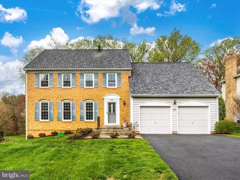 10016 Dellcastle Rd, Montgomery Village, MD 20886