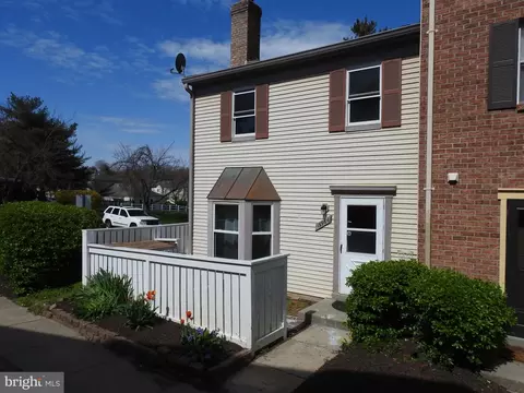 19964 Appledowre Cir #401, Germantown, MD 20876