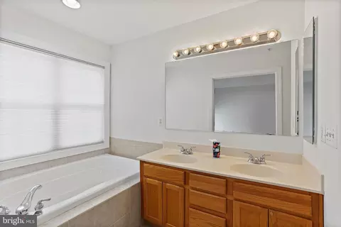 Bath - 10630 Georgia Ave, Silver Spring, MD 20902 photo 5 of 6