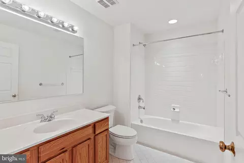 Bath - 10630 Georgia Ave, Silver Spring, MD 20902 photo 3 of 6