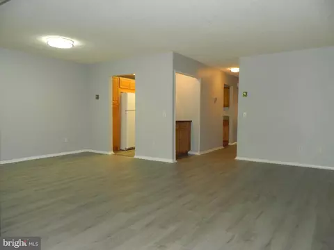 3501 Forest Edge Dr #14-1F, Silver Spring, MD 20906 photo 3
