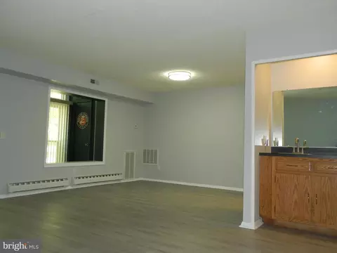 3501 Forest Edge Dr #14-1F, Silver Spring, MD 20906 photo 5