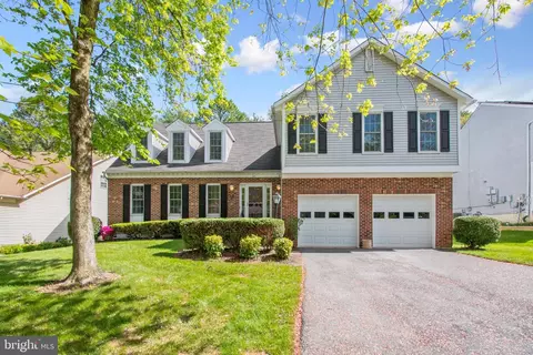 121 Bookham Ln, Gaithersburg, MD 20877