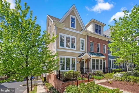 47 Ellsworth Heights St, Silver Spring, MD 20910