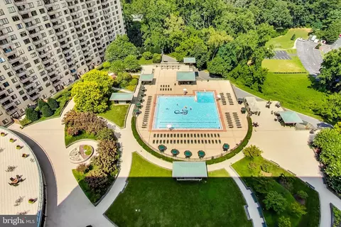 5225 Pooks Hill Rd #701S, Bethesda, MD 20814