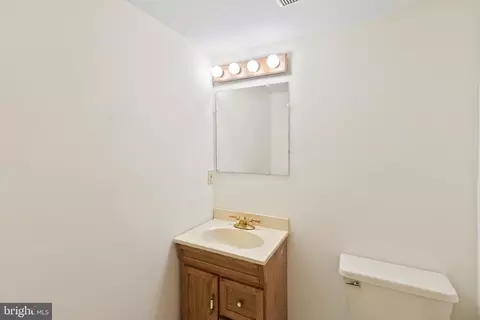 Bath - 1408 Cavendish Dr, Silver Spring, MD 20905 photo 4 of 8