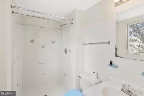 Bath - 1408 Cavendish Dr, Silver Spring, MD 20905 photo 7 of 8